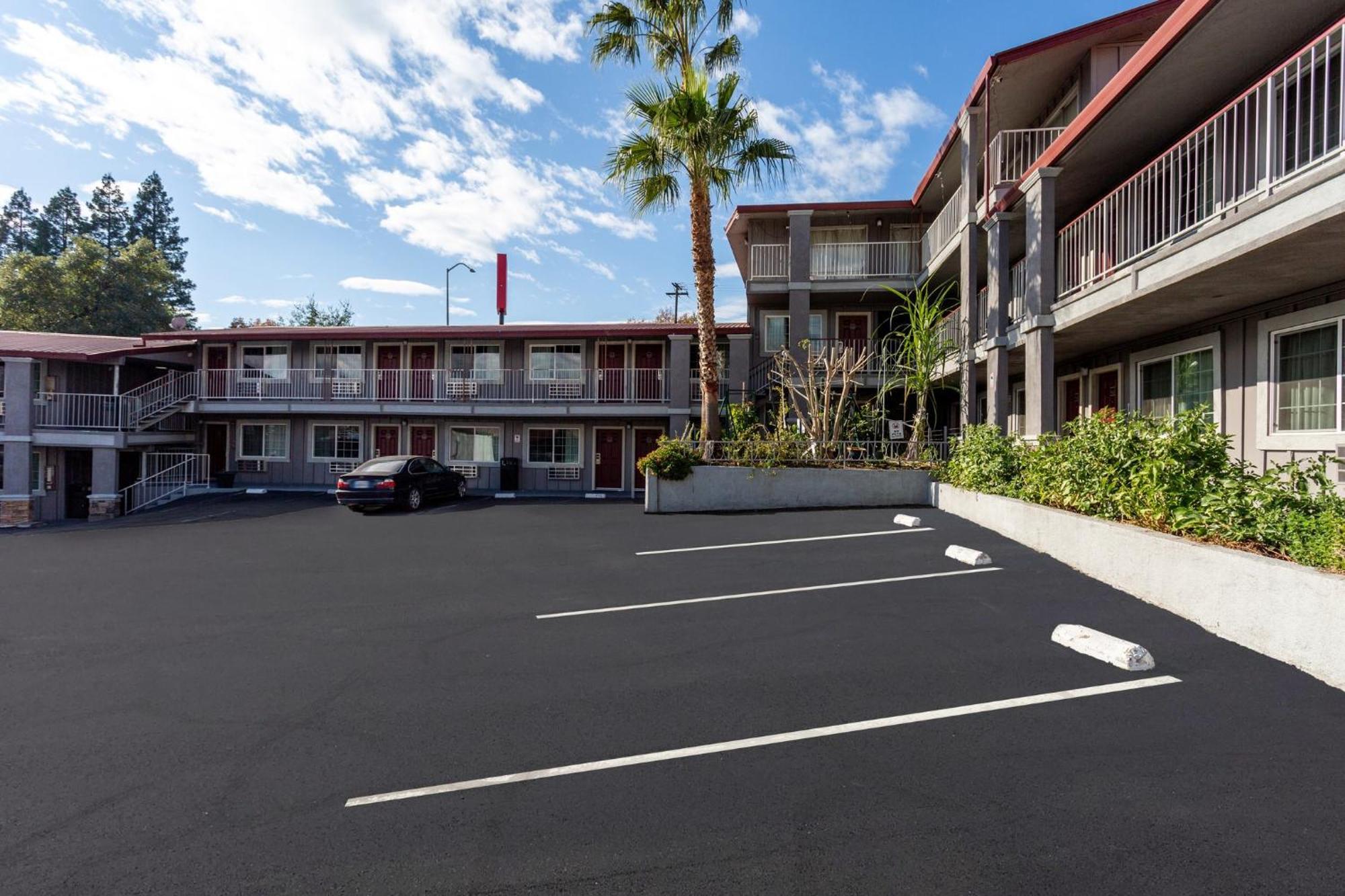 Red Roof Inn Реддинг Экстерьер фото